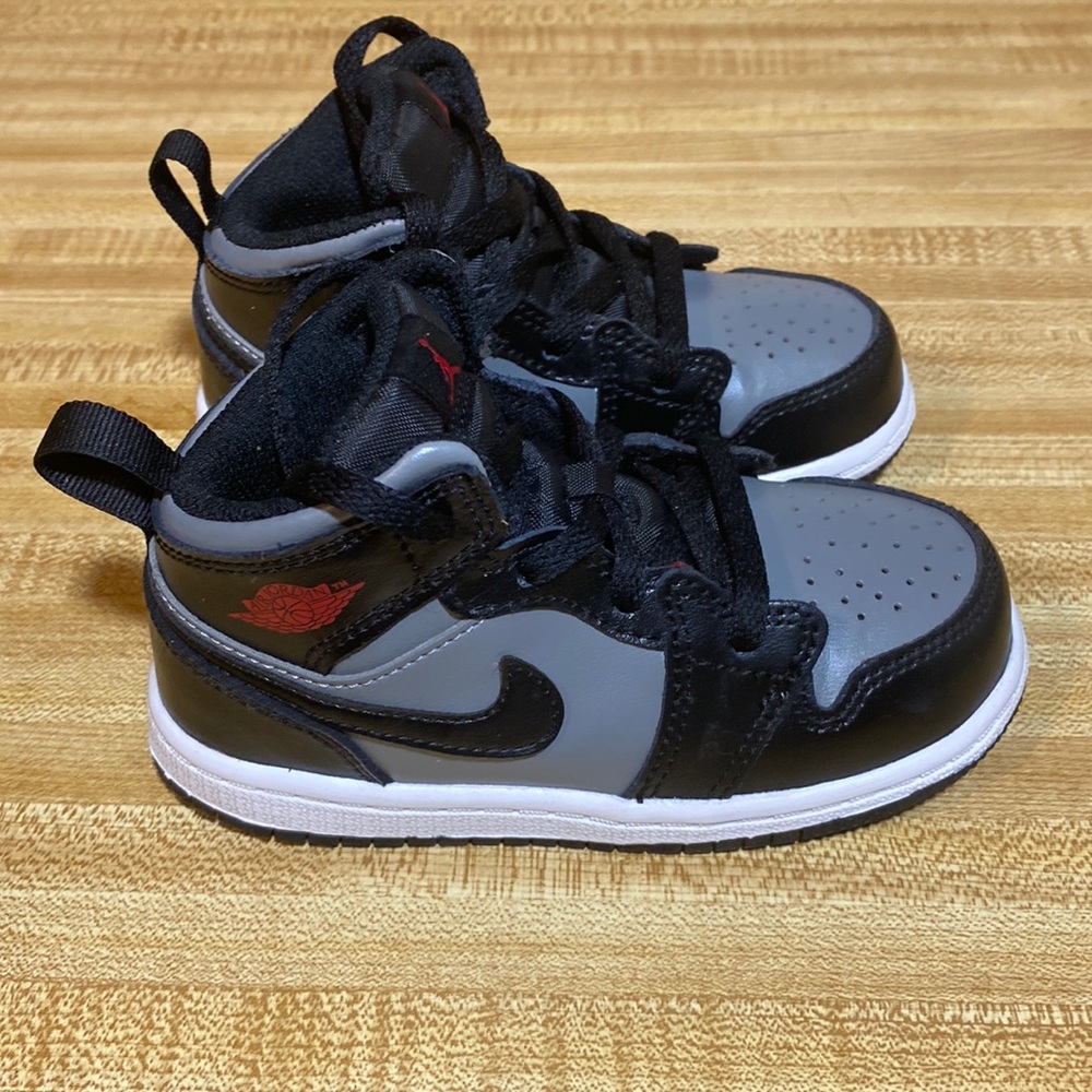 Jordan 1 Mid Shadow Red 640735-096 size 8c